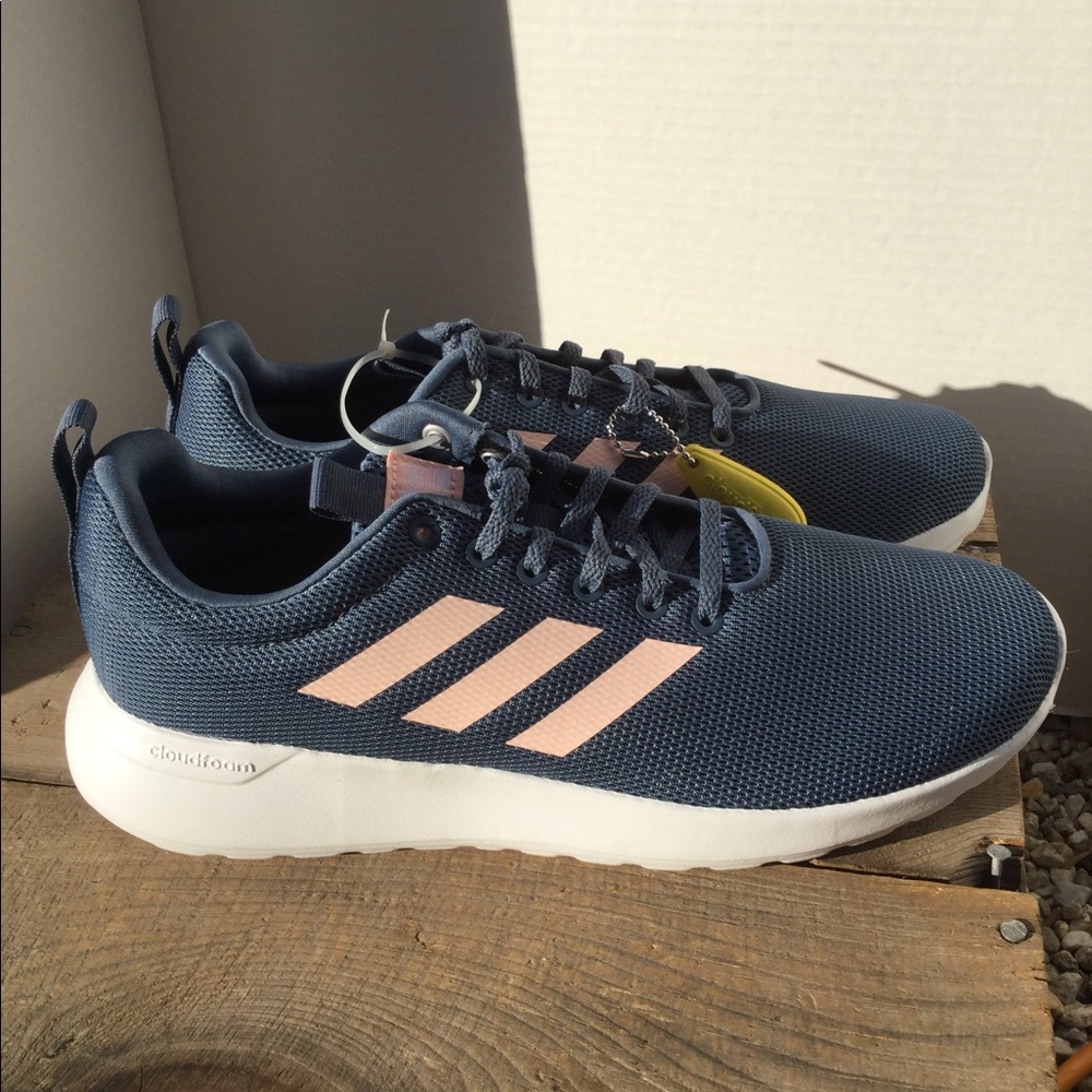 Adidas Women’s lite Racer Sneakers nwot